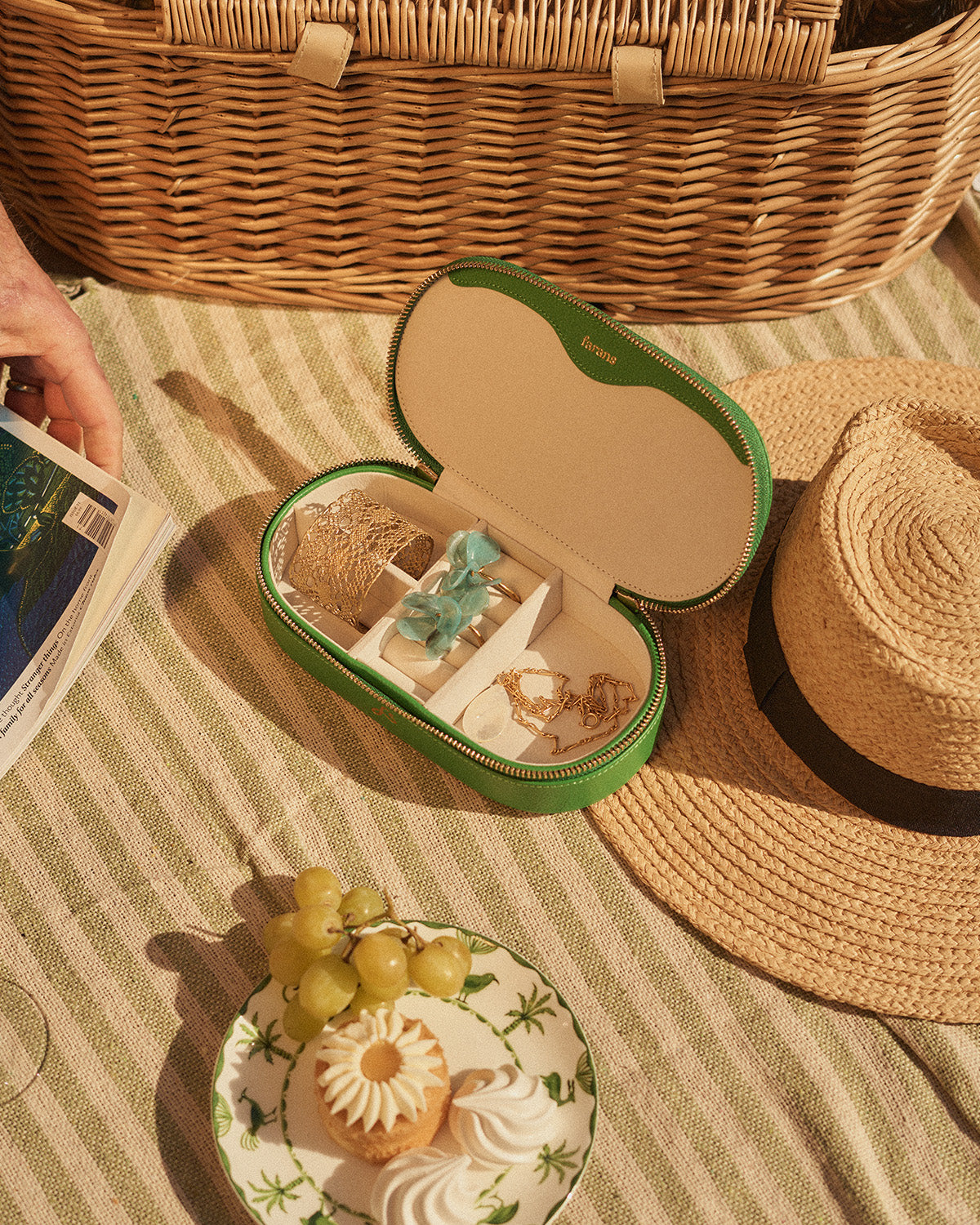 Cora Jewellery Case