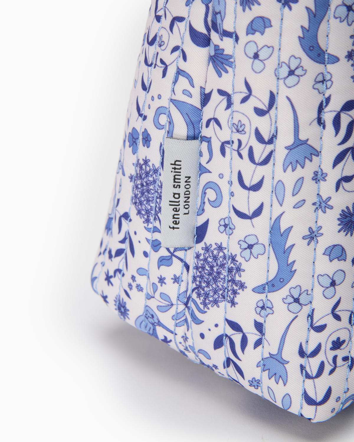 Lola Washbag