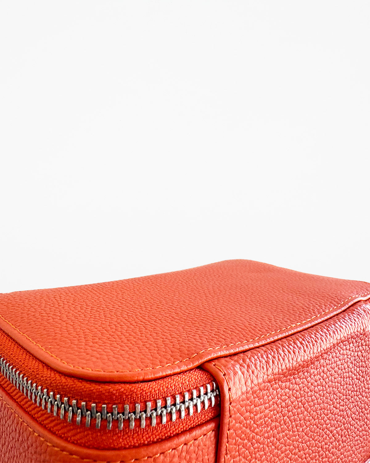 relove - Orange Sustainable Leather Idris Valet Case