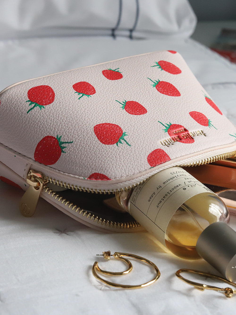 Oyster Cosmetic Case