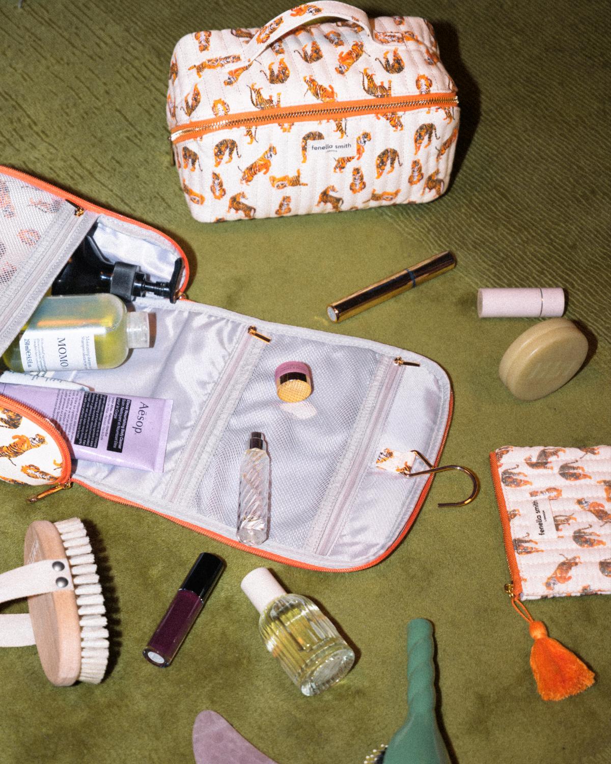 Ella Flat Lay Case