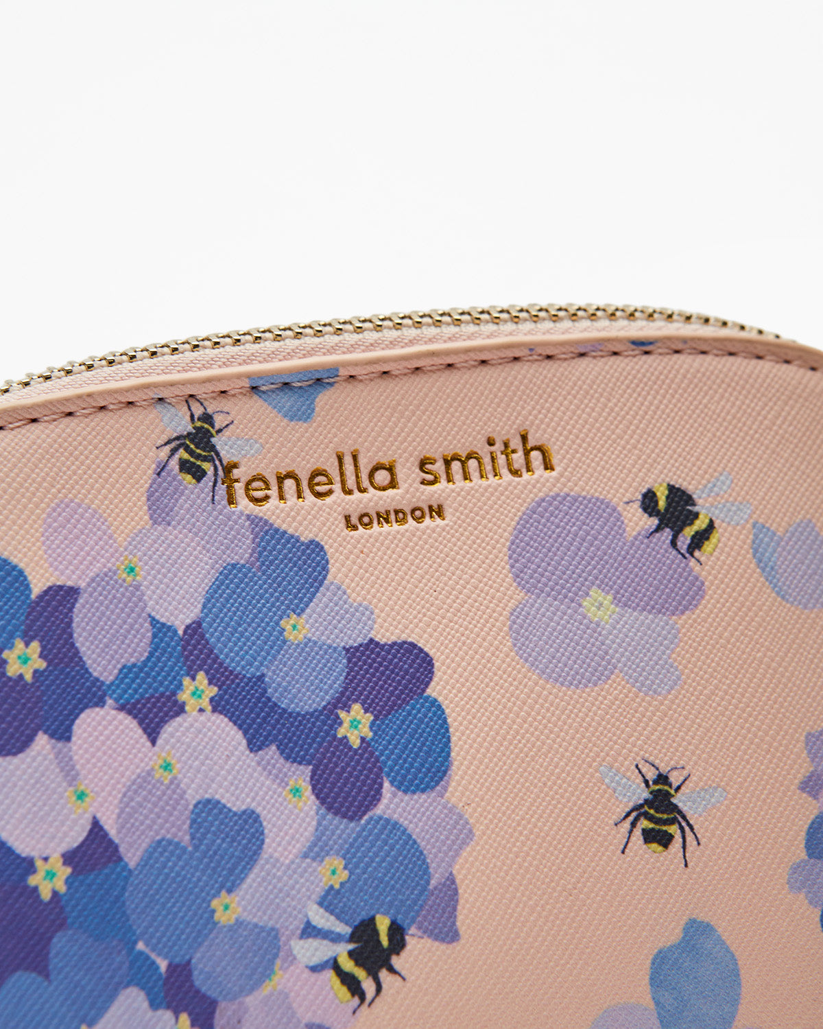 Oyster Cosmetic Case