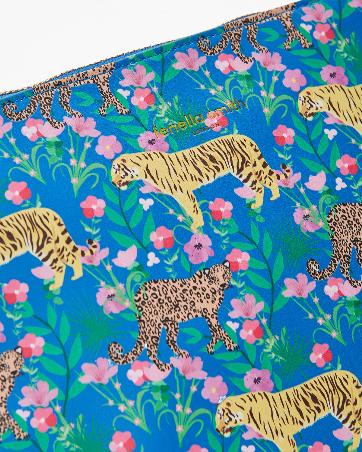 Lola Washbag